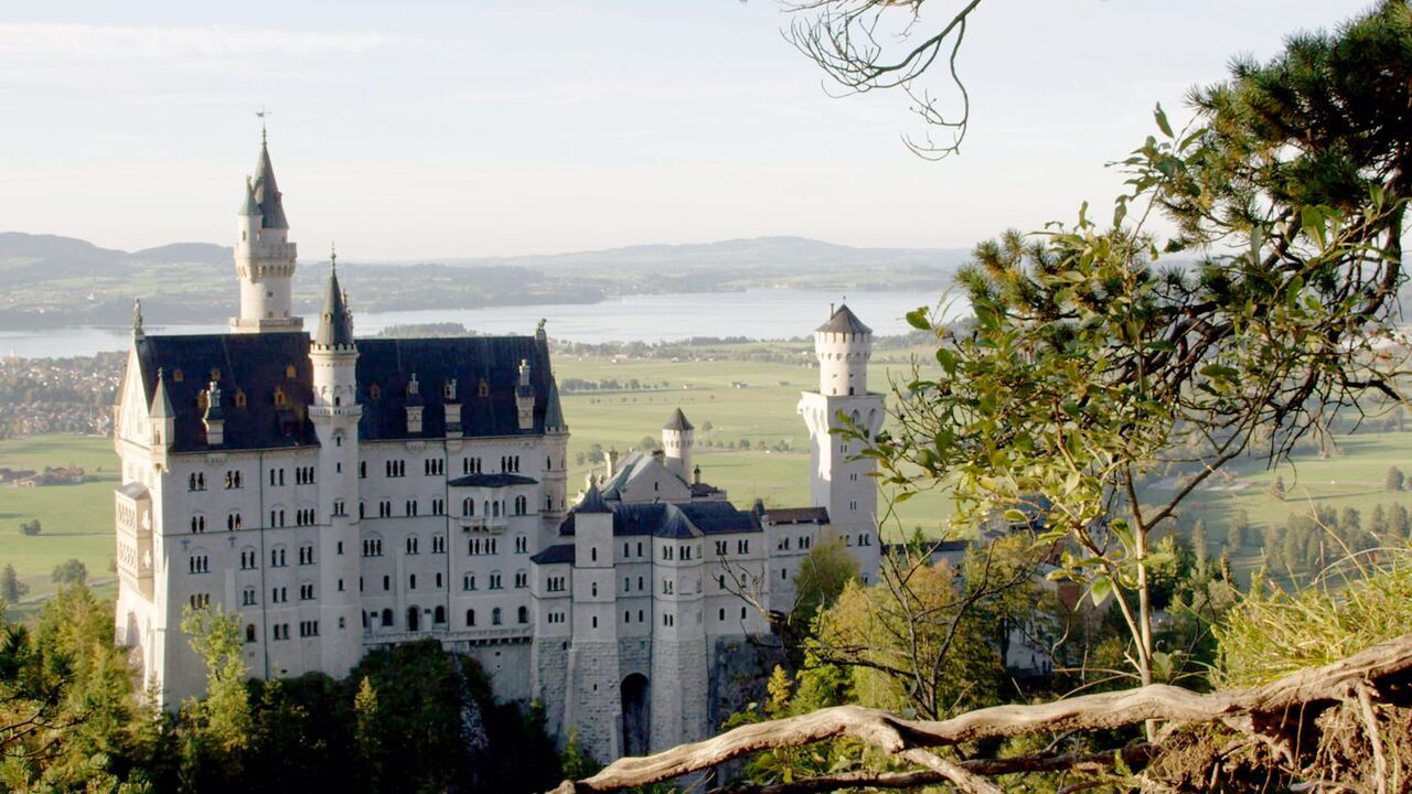 Vignette du programme télé A l'ombre des grands châteaux