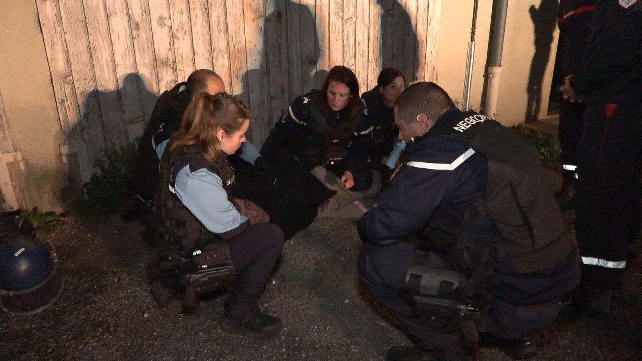 Vignette du programme télé 100 jours avec les gendarmes des Alpes