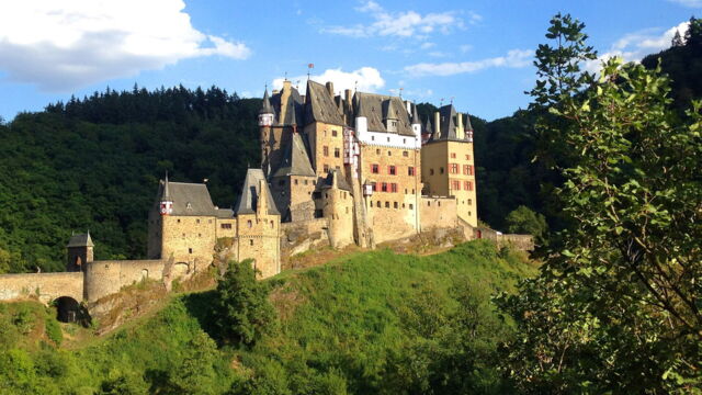 Vignette du programme télé Les châteaux du Moyen Age