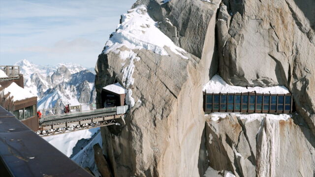 Vignette du programme télé Le Mont-Blanc, les défis du plus haut sommet de France