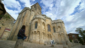 Vignette du programme télé Les 100 lieux qu'il faut voir (Du Poitou à la Touraine, l'incroyable destin de saint Martin) S10 (3/9)