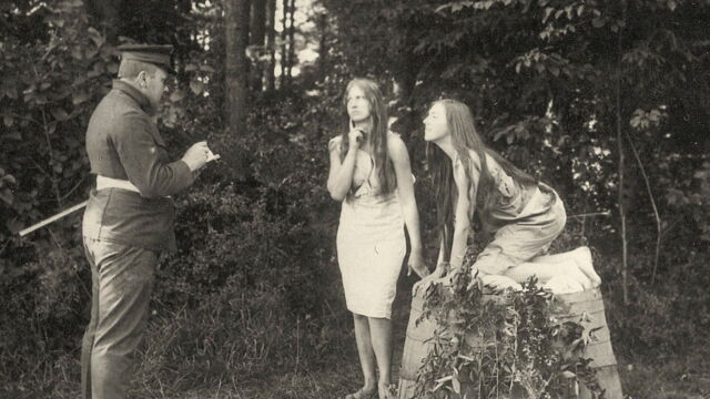 Vignette du programme télé La véritable histoire des hippies