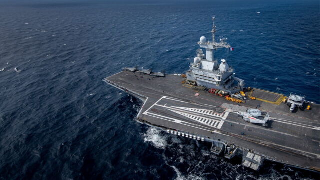 Vignette du programme télé Le porte-avions Charles de Gaulle : immersion exceptionnelle au coeur du géant des mers