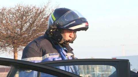 Vignette du programme télé 100 jours avec les gendarmes de Bourgogne