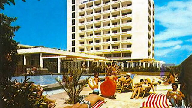Vignette du programme télé Tout compris ! Une histoire des clubs de vacances