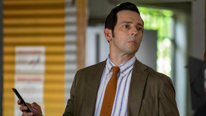 Vignette du programme télé Meurtres au paradis (La lettre anonyme) S12 (6/8)