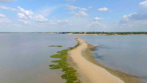Vignette du programme télé Les 100 lieux qu'il faut voir (Au fil de la Charente, de la Haute-Vienne à l'île Madame) S10 (n°4)