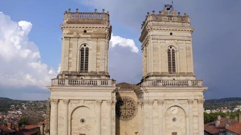 Vignette du programme télé Les 100 lieux qu'il faut voir