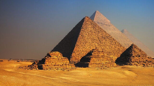 Vignette du programme télé Les 7 plus belles pyramides d'Egypte