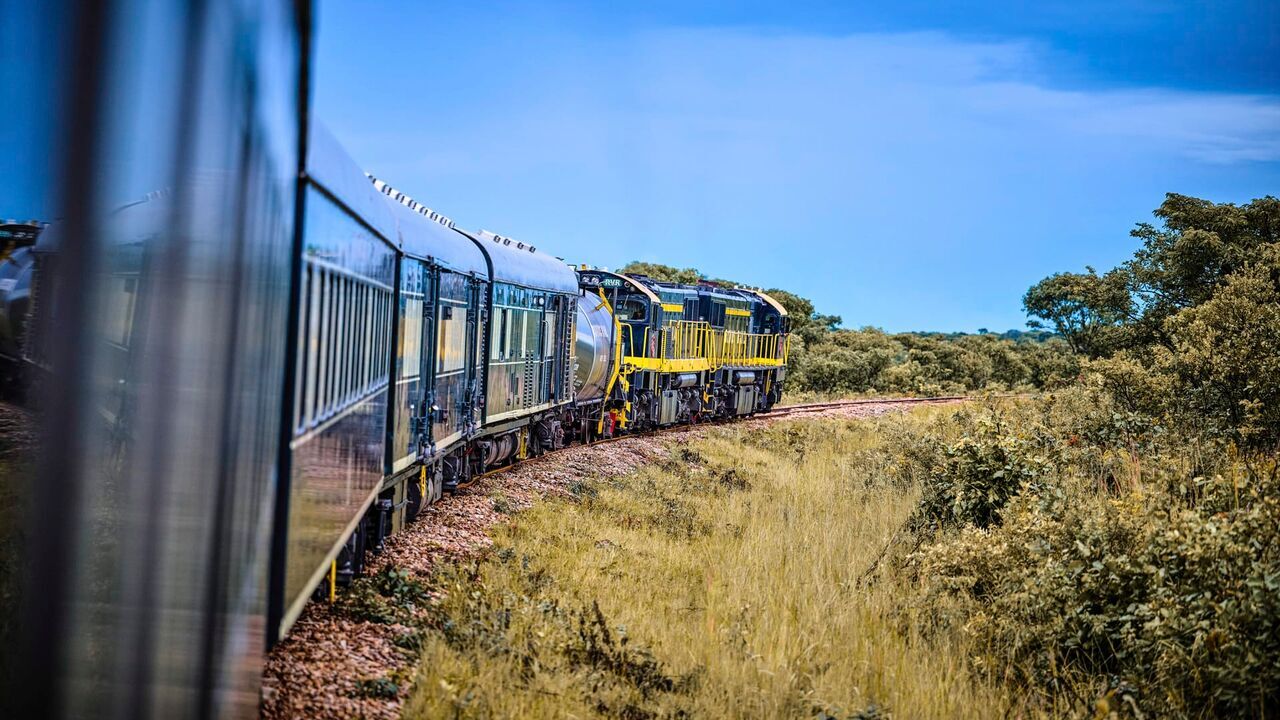 Vignette du programme télé Un train au coeur des merveilles africaines : De Dar es Salam aux chutes Victoria