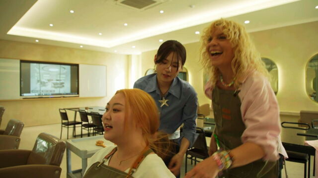 Vignette du programme télé Ambre coiffure, le salon voyageur