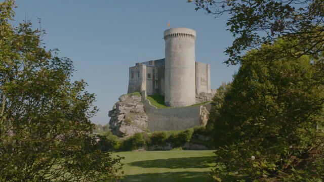 Vignette du programme télé La grande histoire des châteaux forts