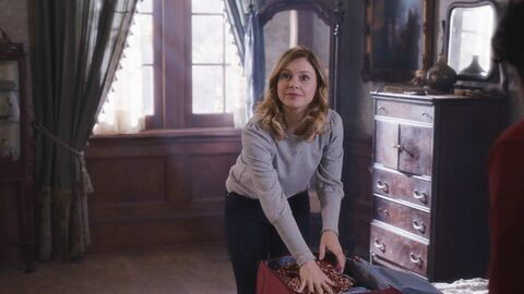 Vignette du programme télé Ghosts : Fantômes à la maison