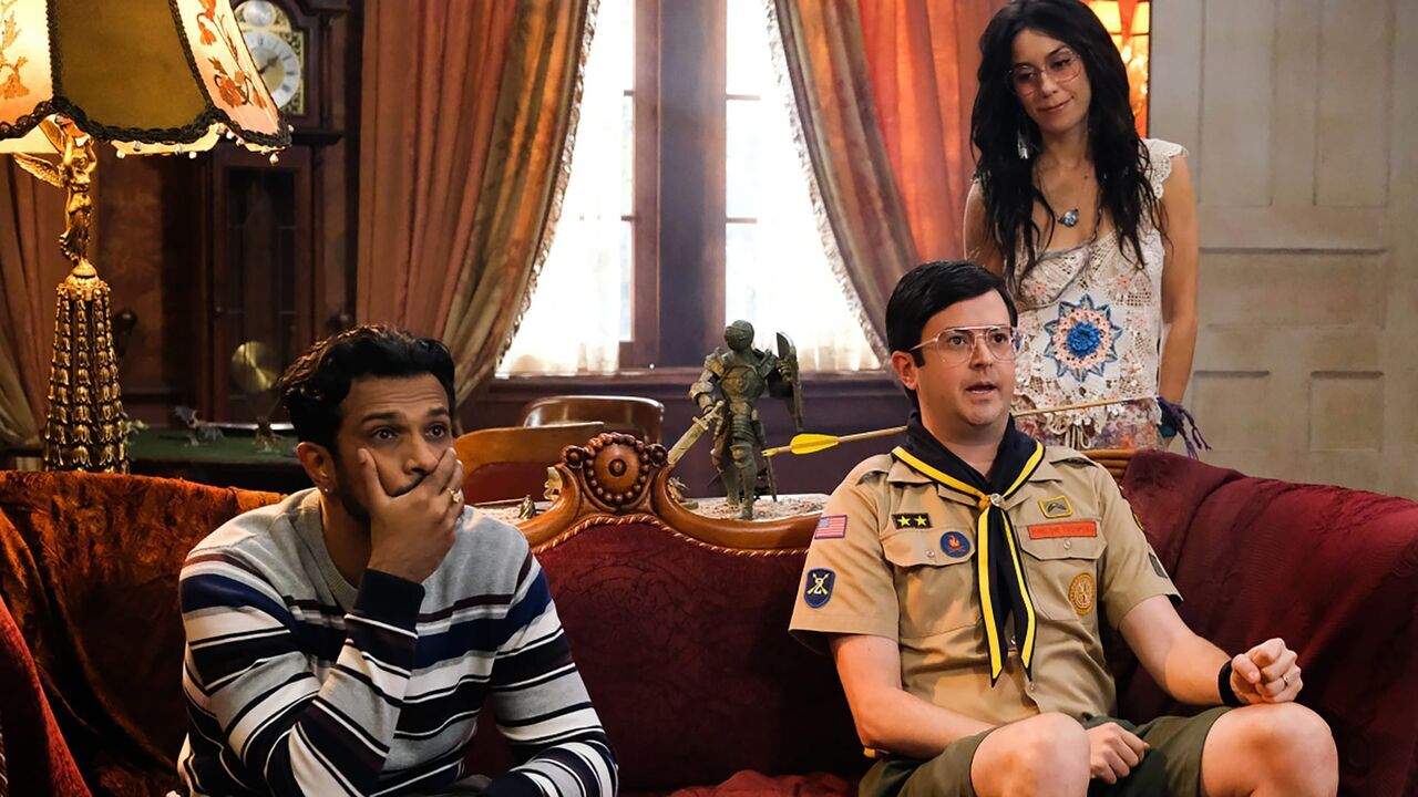 Vignette du programme télé Ghosts : Fantômes à la maison