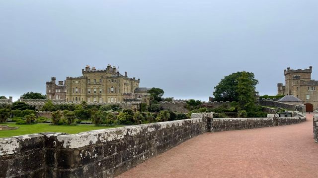 Vignette du programme télé Secrets de châteaux - Saison 1