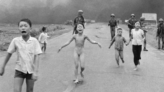 Vignette du programme télé La petite fille au napalm : histoire d'une photographie