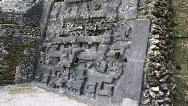 Vignette du programme télé La chute des rois mayas