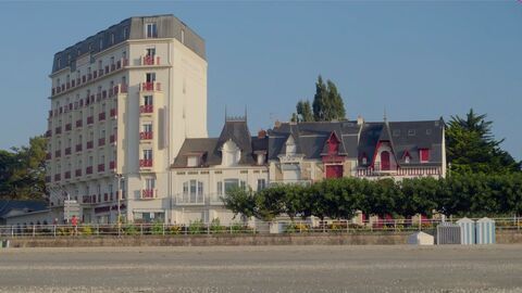 Vignette du programme télé Les 100 lieux qu'il faut voir