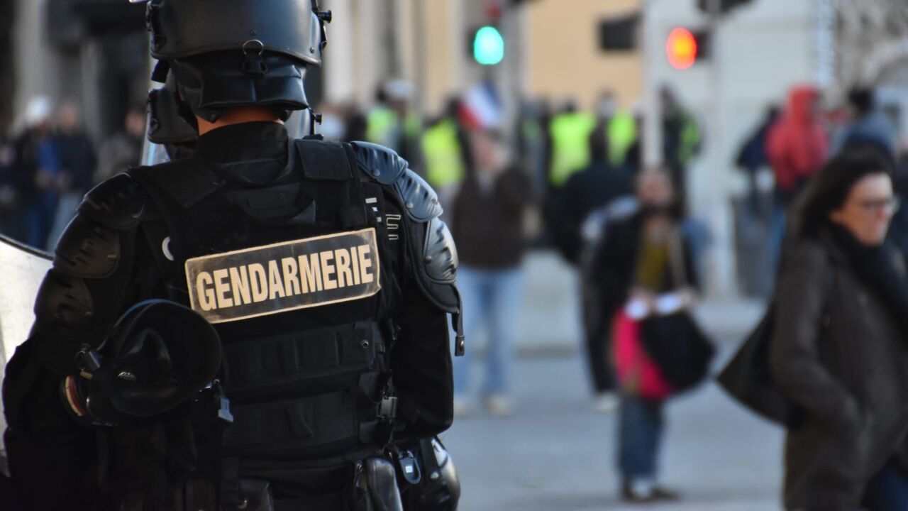 Vignette du programme télé 100 jours avec les gendarmes de Bourgogne