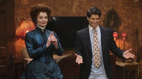 Vignette du programme télé Ghosts : Fantômes à la maison