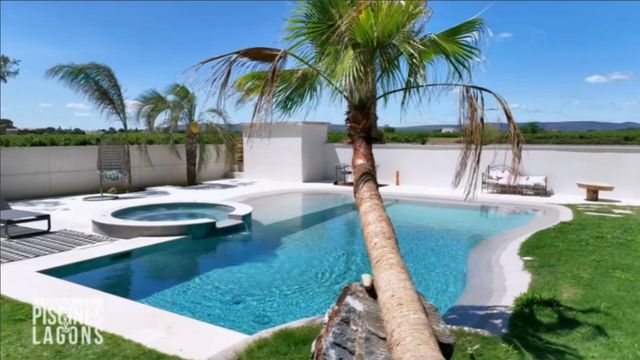 Vignette du programme télé Travaux XXL : piscines et lagons - Saison 1