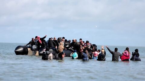 Vignette du programme télé Calais-Douvres, l'exil sans fin