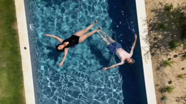 Vignette du programme télé La folie des piscines : la nouvelle passion des Français