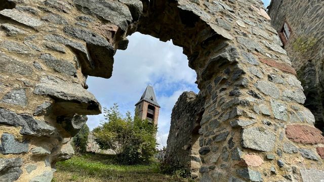 Vignette du programme télé Secrets de châteaux - Saison 1