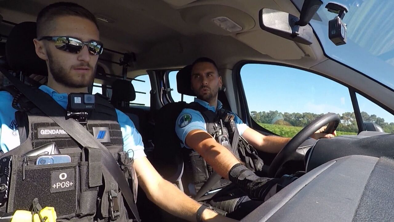 Vignette du programme télé 100 jours avec les gendarmes du Médoc