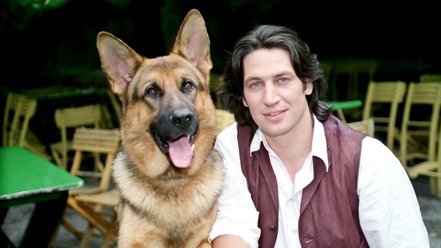Vignette du programme télé Rex, chien flic - Saison 1