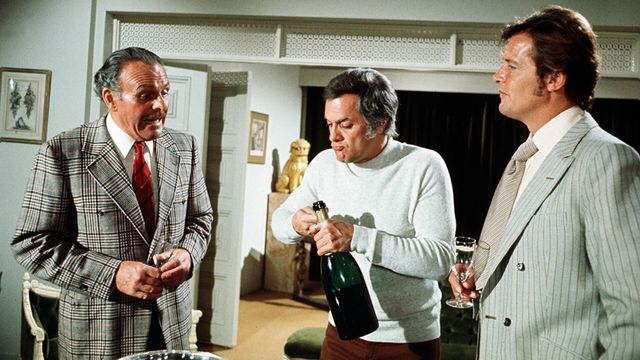 Vignette du programme télé Amicalement vôtre - Saison 1