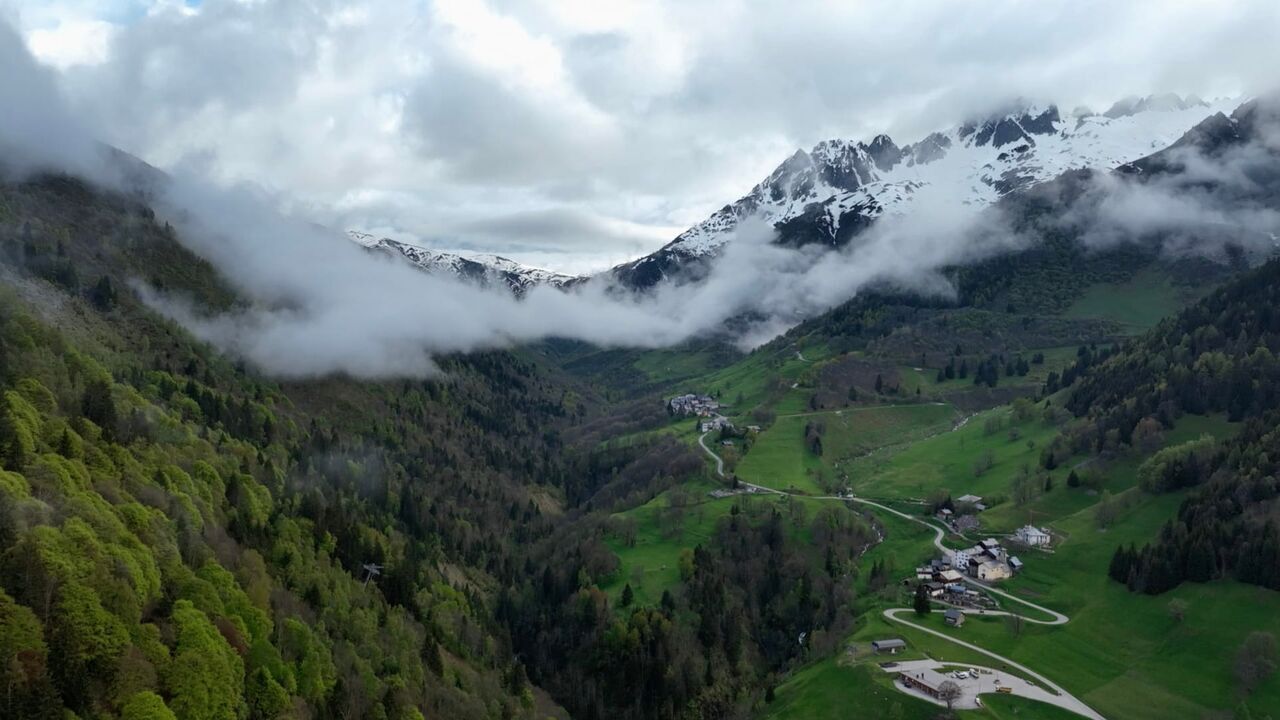 Vignette du programme télé Les 100 lieux qu'il faut voir