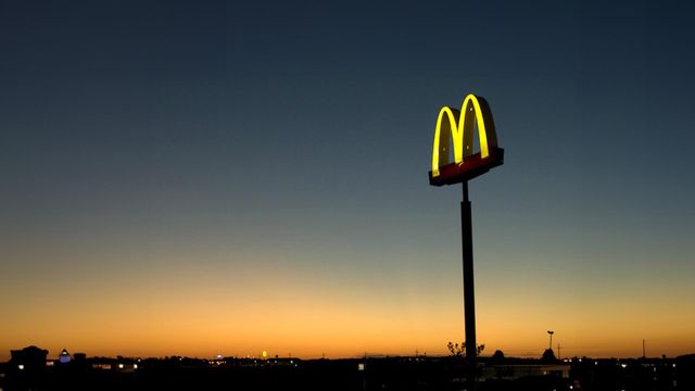 Vignette du programme télé Inside McDo : un an dans le restaurant n°1 en France