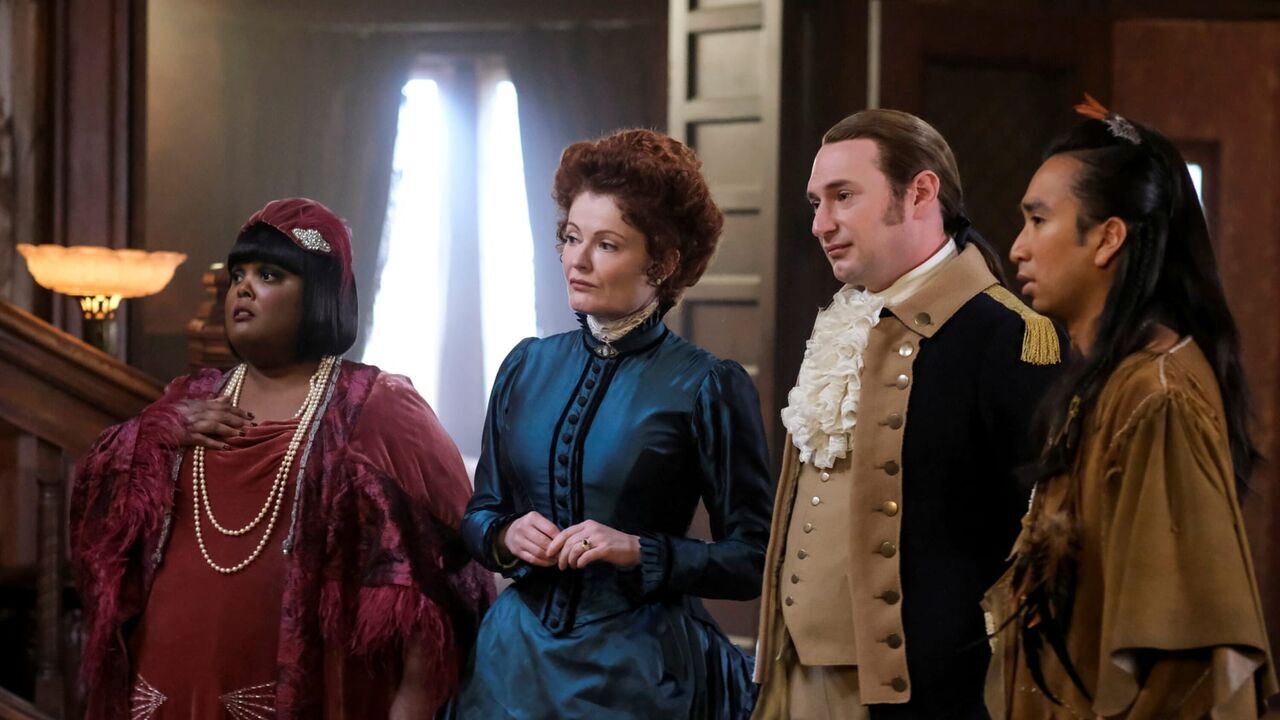 Vignette du programme télé Ghosts : Fantômes à la maison