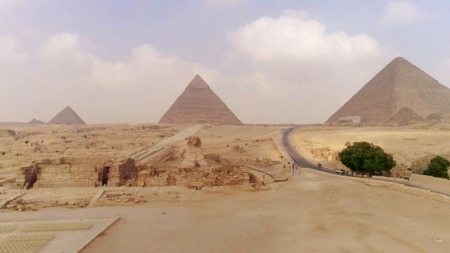 Vignette du programme télé Pyramides : les mystères révélés - Saison 1