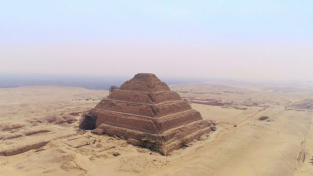 Vignette du programme télé Pyramides : les mystères révélés - Saison 1