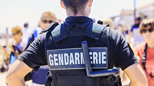 Vignette du programme télé 100 jours avec les gendarmes du Médoc