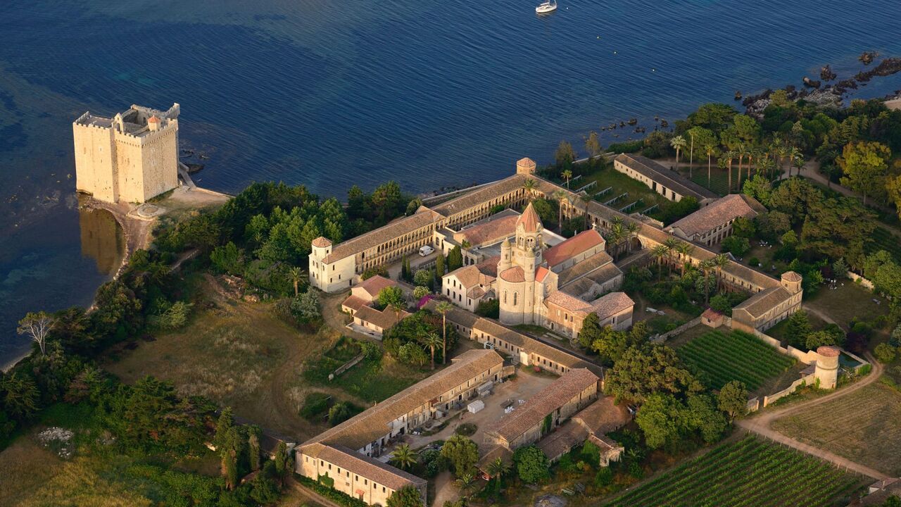 Vignette du programme télé Les trésors des abbayes et des cathédrales françaises
