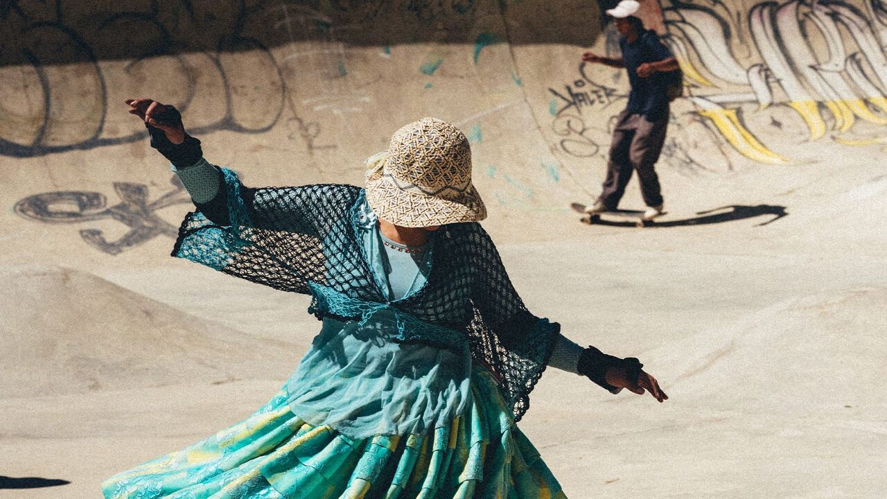 Vignette du programme télé Bolivie : Cholitas et skateboardeuses