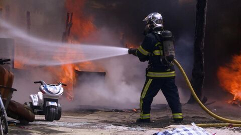 Vignette du programme télé Pompiers : leur vie en direct