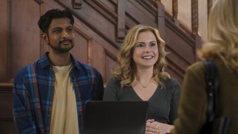 Vignette du programme télé Ghosts : Fantômes à la maison