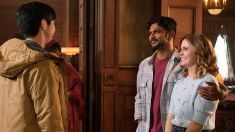 Vignette du programme télé Ghosts : Fantômes à la maison