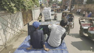 Vignette du programme télé Les routes de l'impossible (Bangladesh, duel à tombeau ouvert) S20 (n°5)