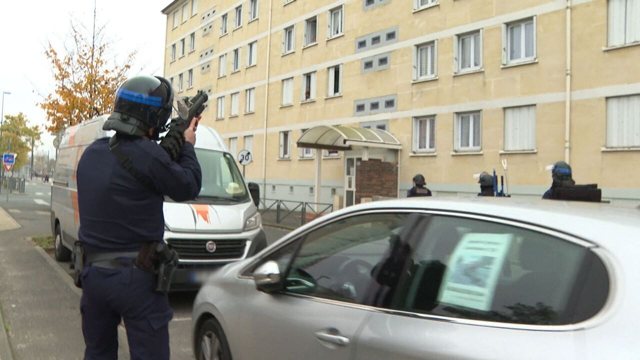 Vignette du programme télé 100 jours avec la police de Normandie