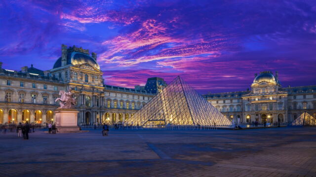 Vignette du programme télé Le Louvre : les 10 secrets du plus grand musée du monde