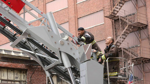 Vignette du programme télé Chicago Fire (Adieux impossibles) S12 (13/13)