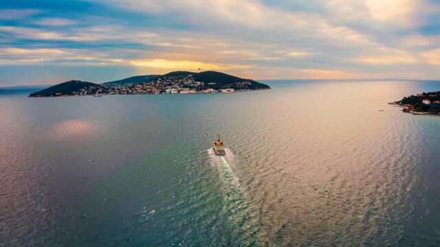 Vignette du programme télé Aux commandes des géants des mers : les officiers et ingénieurs de demain