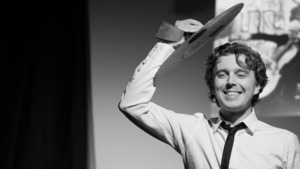 Vignette du programme télé Alex Vizorek est une dernière fois une oeuvre d'art