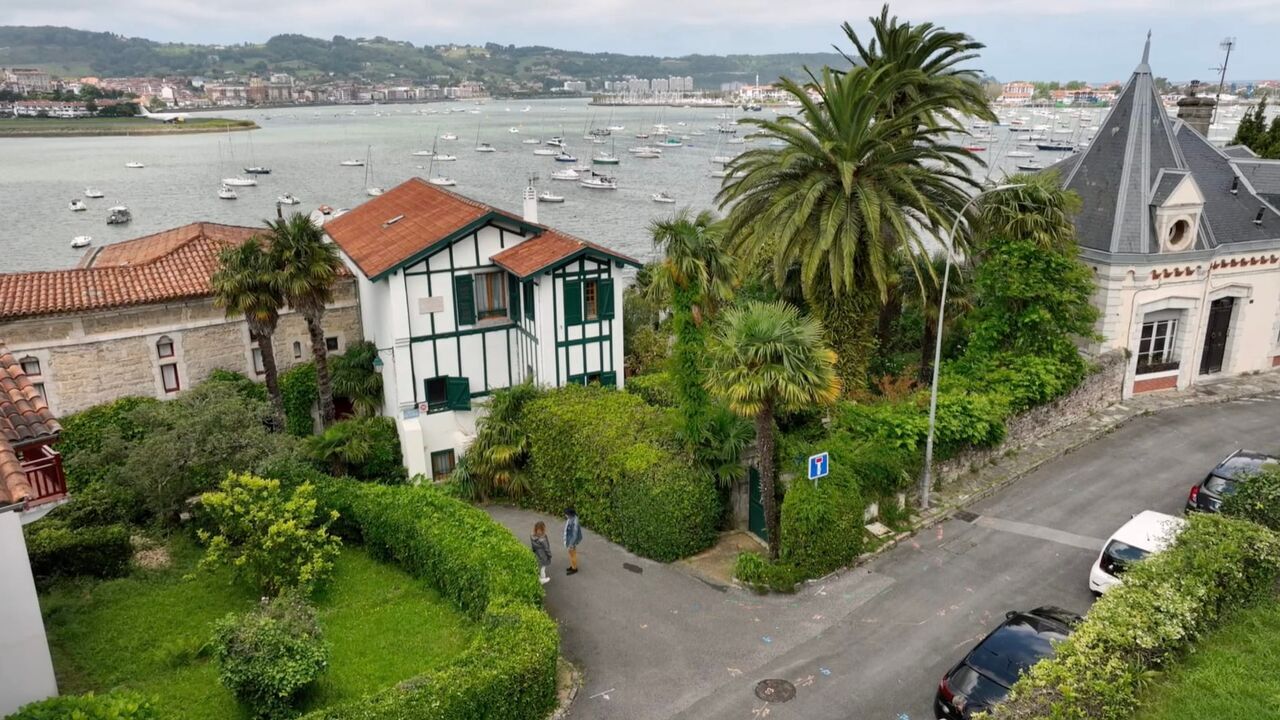Vignette du programme télé Les 100 lieux qu'il faut voir
