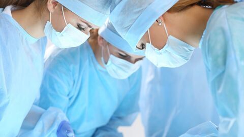 Vignette du programme télé Sauver bébé dans le ventre de sa mère